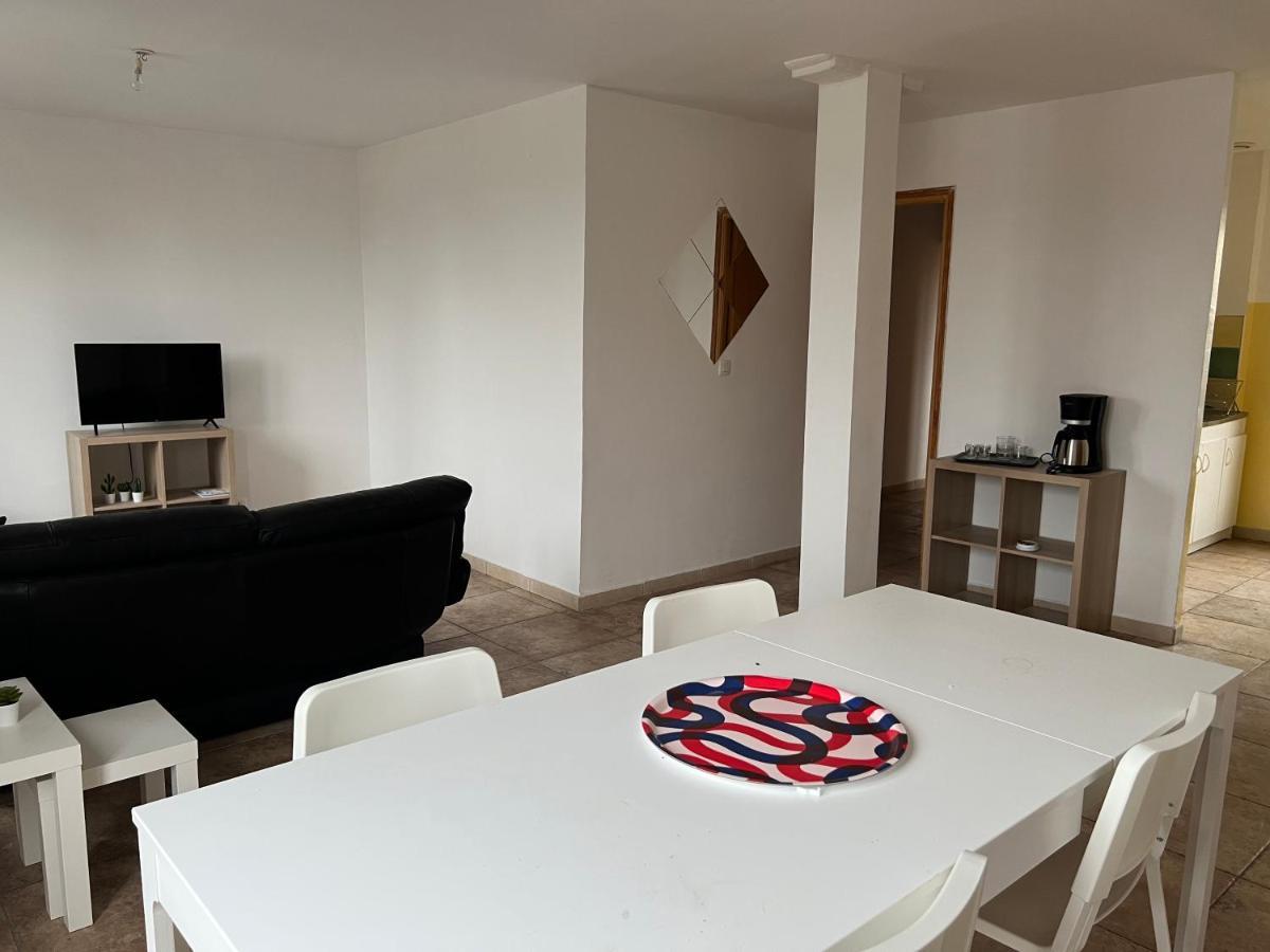 Apartamento Le Relais De Saint Loup 1 A 66 Personnes Montereau-Fault-Yonne Exterior foto